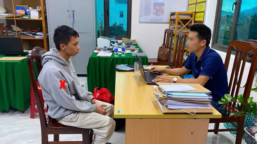 Bắt tạm giam đối tượng ép học sinh gọi video khiêu dâm